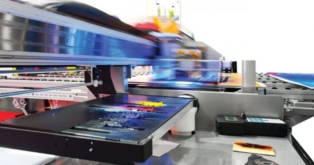UV Lack coating process on paper using UV curing light”